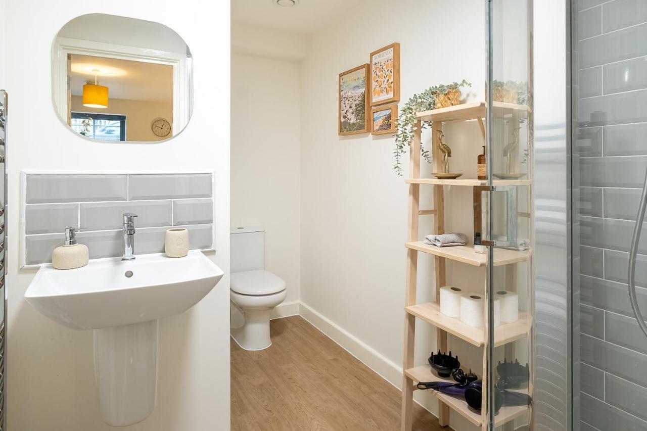 Luton Modern Serviced Accommodation For Contractors, Relocators, Professionals, Tourists And Students - Akugi Homes 外观 照片