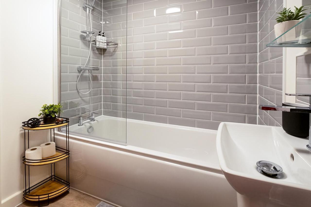 Luton Modern Serviced Accommodation For Contractors, Relocators, Professionals, Tourists And Students - Akugi Homes 外观 照片